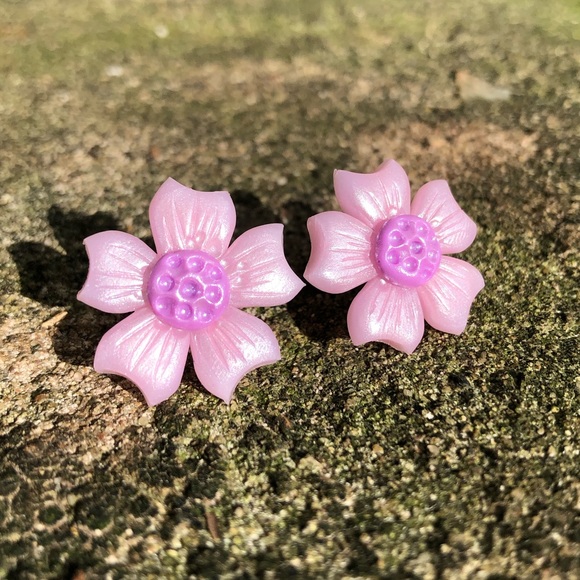 Handmade Polymer Clay Flower Earrings - Picture 11 of 14